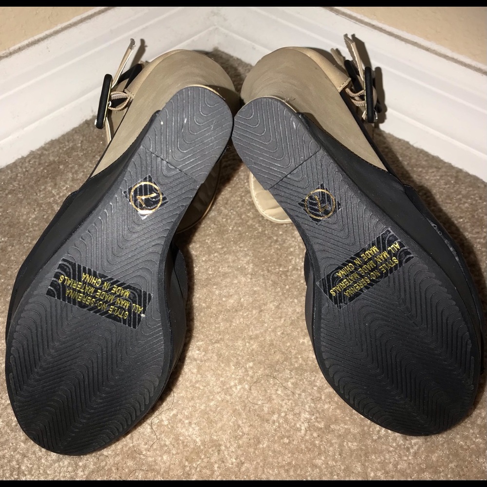 Open Toe Wedge Heel - Picture 10 of 10